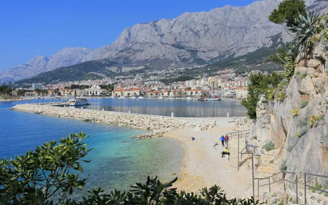 Apartments with WiFi Makarska - 19038