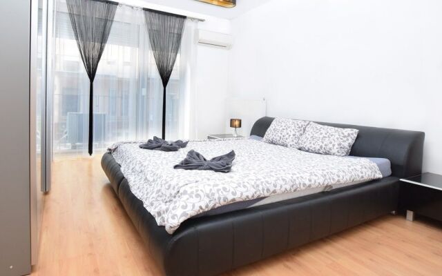 Отель Corvin Apartment Budapest Венгрия, Будапешт - отзывы, цены и фото номеров - забронировать отель Corvin Apartment Budapest онлайн вид на фасад