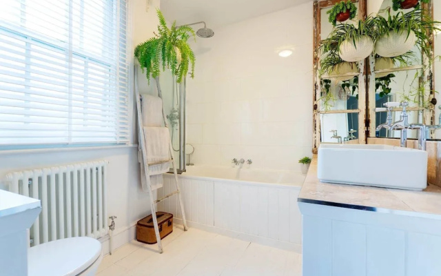 Archway Hideaway