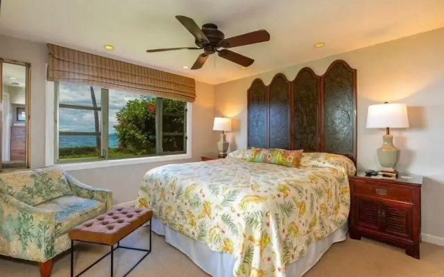 Royal Mauian, #114 2 Bedroom Condo by RedAwning