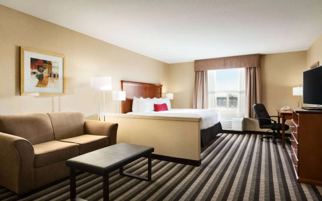 Days Inn & Suites by Wyndham Edmonton Airport