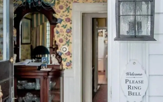 Harbor Knoll Bed & Breakfast