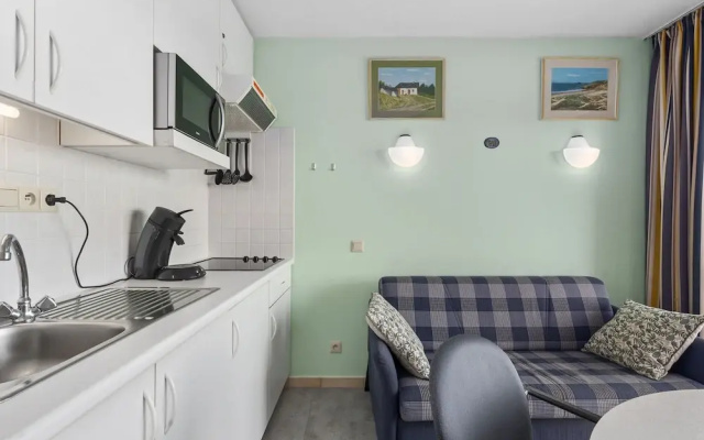 Spacious Studio Near Seafront