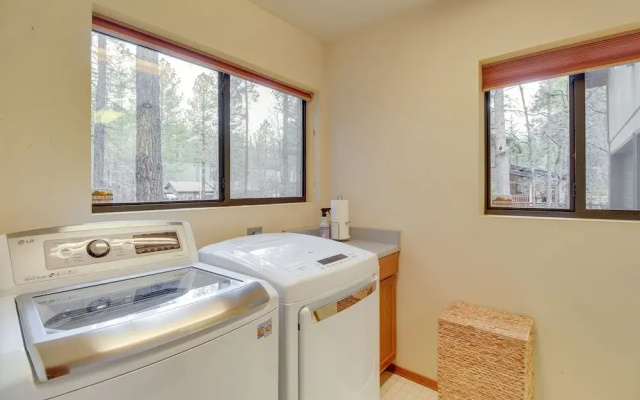 Spacious Pinetop-lakeside Home w/ Deck - Near Golf