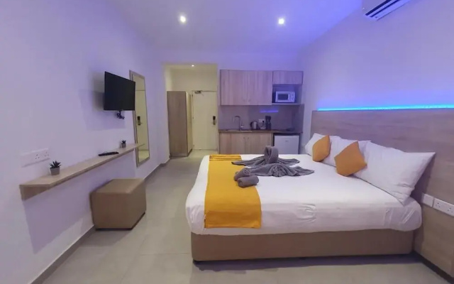 Sun Plaza Suites - Adults Only