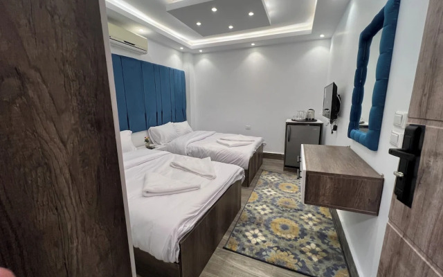 Premier Pyramids Inn