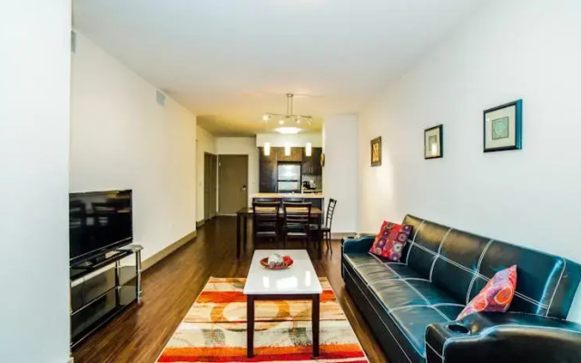 The Hollywood Sunny Apartment