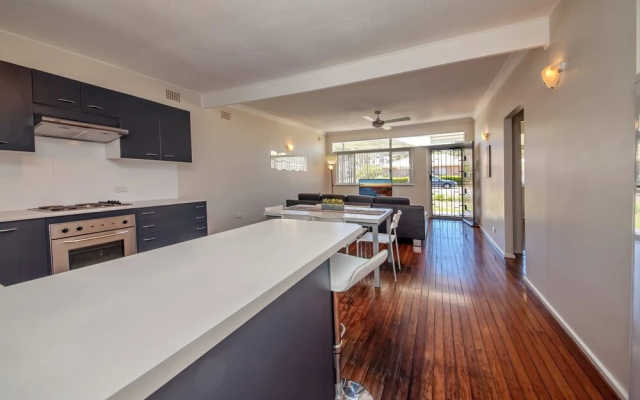 Shoalz, 28 Rigney Street