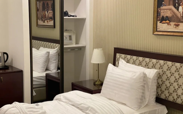 Strand Hotel