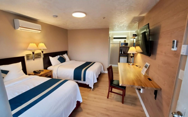 Harbour Light Motel