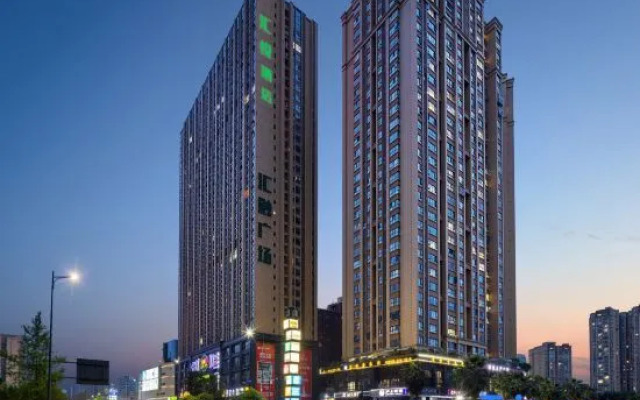 Hui Yue Hotel (Hui Rong Plaza, Chengdu Phoenix Mountain Sports Park)