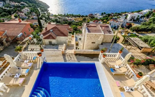 Ketchy Villa , Sleeps 14 , Infinity pool , Wifi , Sunset