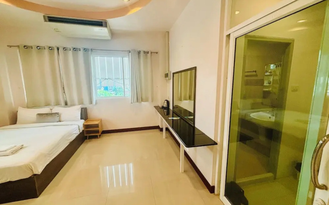 Ree Riverside hotel