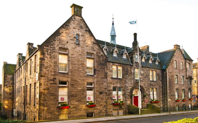Leonardo Boutique Hotel Edinburgh City вид на фасад