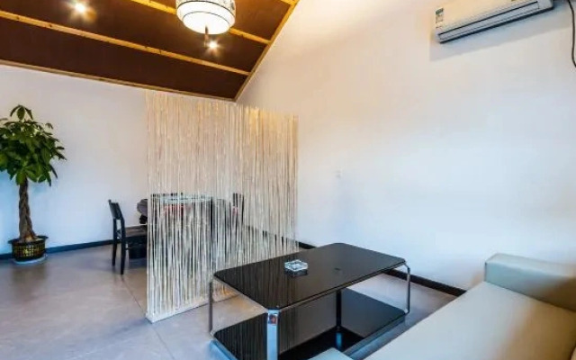 Deyi Hotel