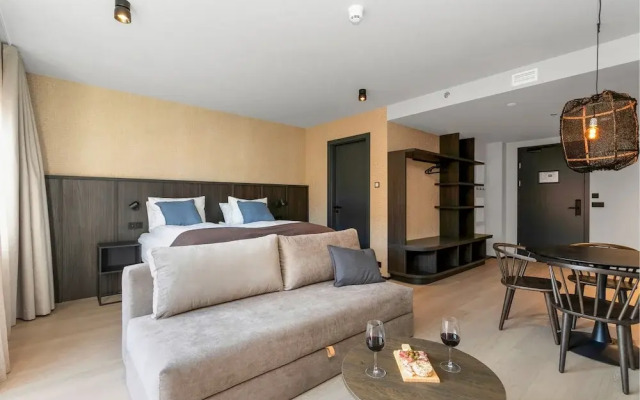 Strand Hotel Apartments