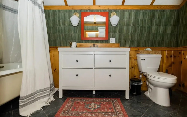 87sl - Starlink - Sauna - Pets OK - Sleeps 8