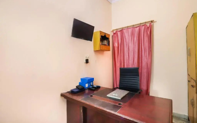 Om Sai Nath Lodge by OYO Rooms
