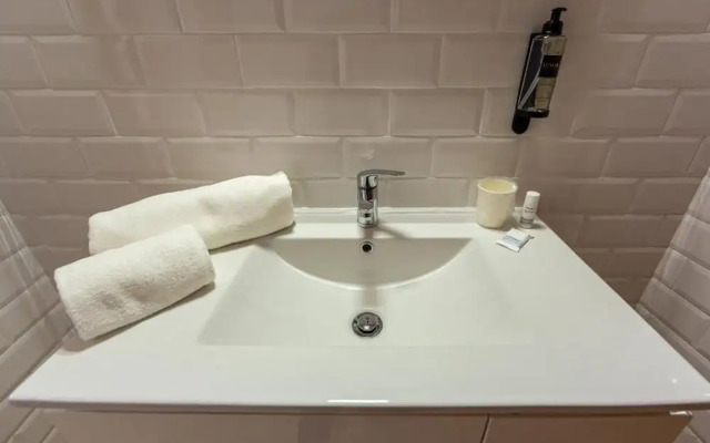 Luxury Palm Suites