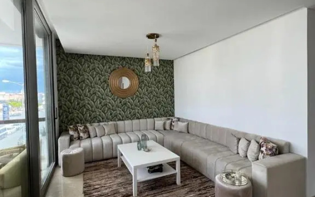 Beautiful sunny apartment with swim pool in Marina