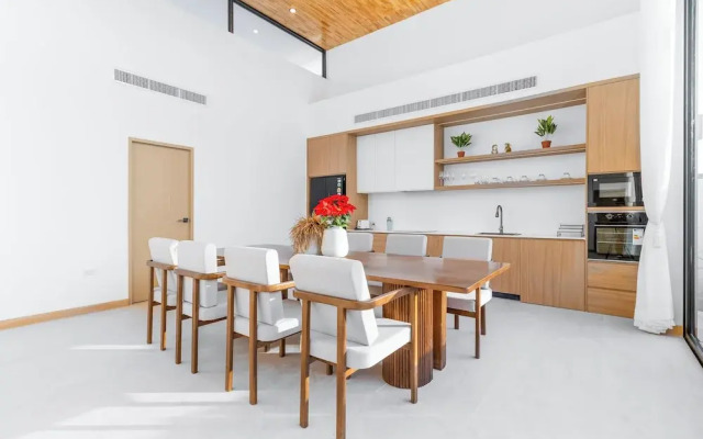 New 4BR Pool Villa Modern Oasis V283