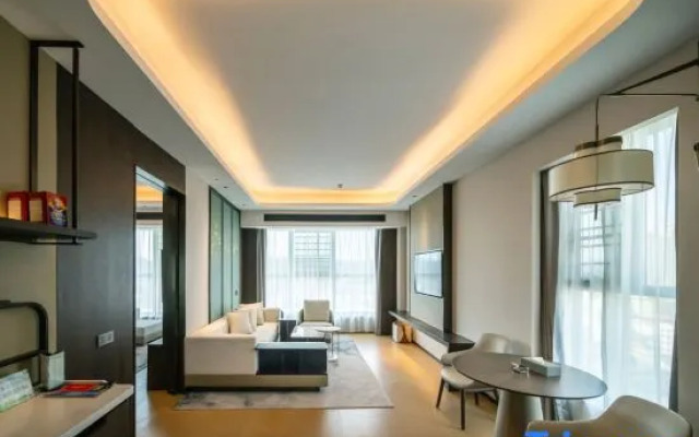 Lianyuan Run and International Hotel