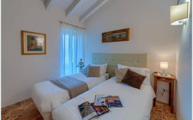 Villa Aquarius - Larihome A08