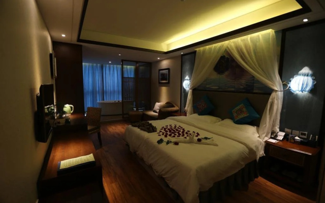 Luoping Rongting Holiday Hotel