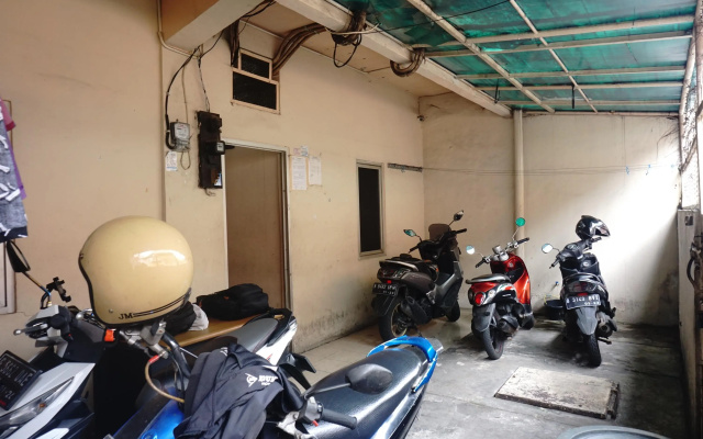 OYO 94790 Putri Bungsu Residence
