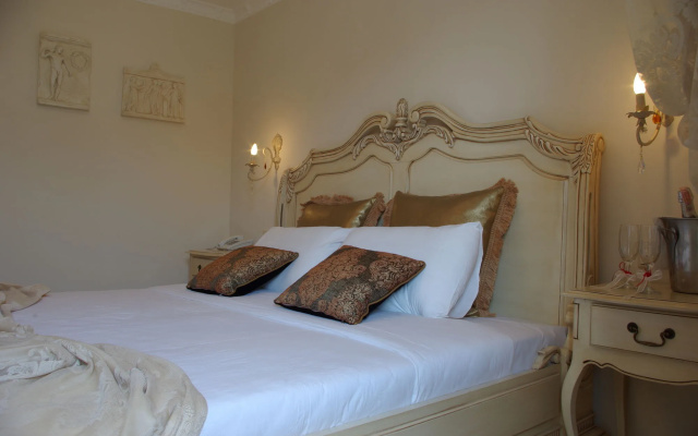 Parthenon Art Hotel