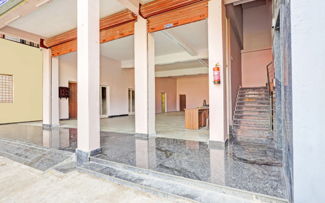 Super OYO Hotel O Ramarvapadu Near ESI Hospital