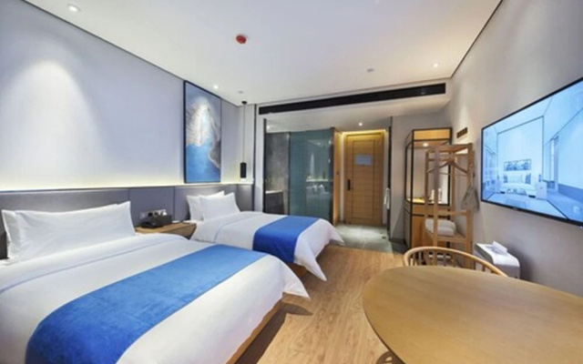 Baihe Hotel (Zhengzhou Futa East Subway Station Branch)