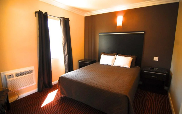 Studio City Inn