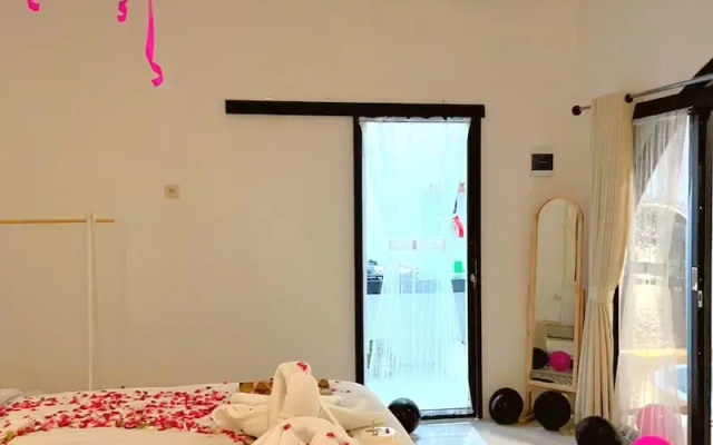Villa Bale Tentrem Pamungkas