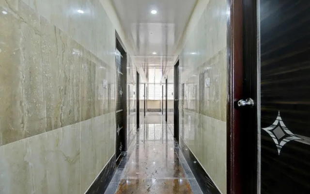 Varcity Pearl by OYO Rooms