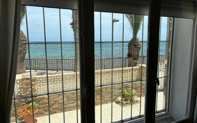 CHALET A 5 METROS DEL MAR.Wifi gratis
