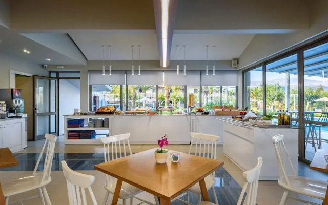 Marinos Beach Hotel