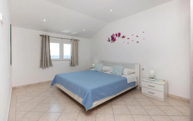 Amazing Home in Crikvenica With Wifi and 2 Bedrooms