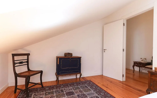 JOIVY Bright and spacious 2BR Apt w/ terrace, 5 mins from Avenida da Liberdad