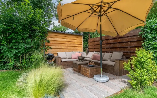 Tastefully Furnished Country House for 6 People