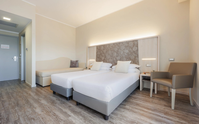 Отель Jr Hotels Gate 7 Bologna 