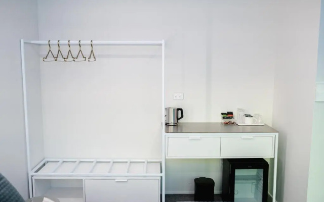 Quarters B2- Luxurious Studio