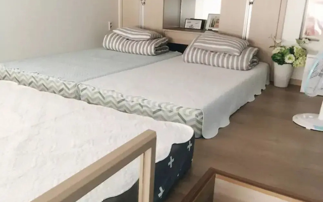 Lee Apartment 1