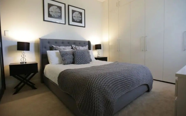 Spacious Apartment Close to Sydney CBD