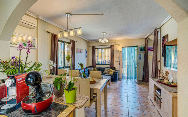 Inviting Holiday Home in Orihuela with Garden