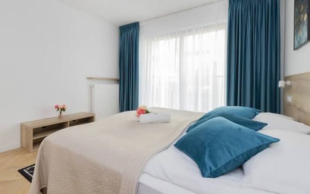 One Bedroom Apartment Okrzei by Renters