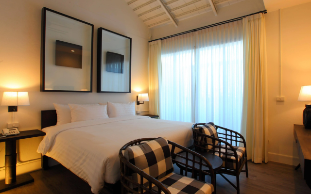 99 The Gallery Hotel