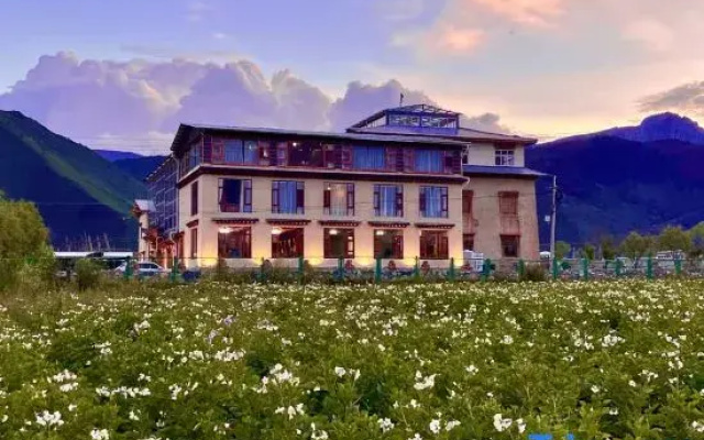 Shangri-La Sky Time Manor