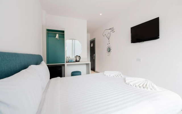 Moon Budget Hotel