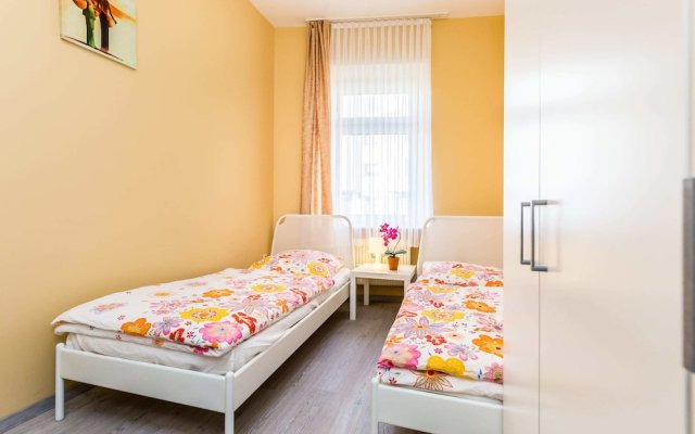 Апартаменты Tripcologne Apartments since 2013 Германия, Кёльн - отзывы, цены и фото номеров - забронировать отель Tripcologne Apartments since 2013 онлайн комната для гостей